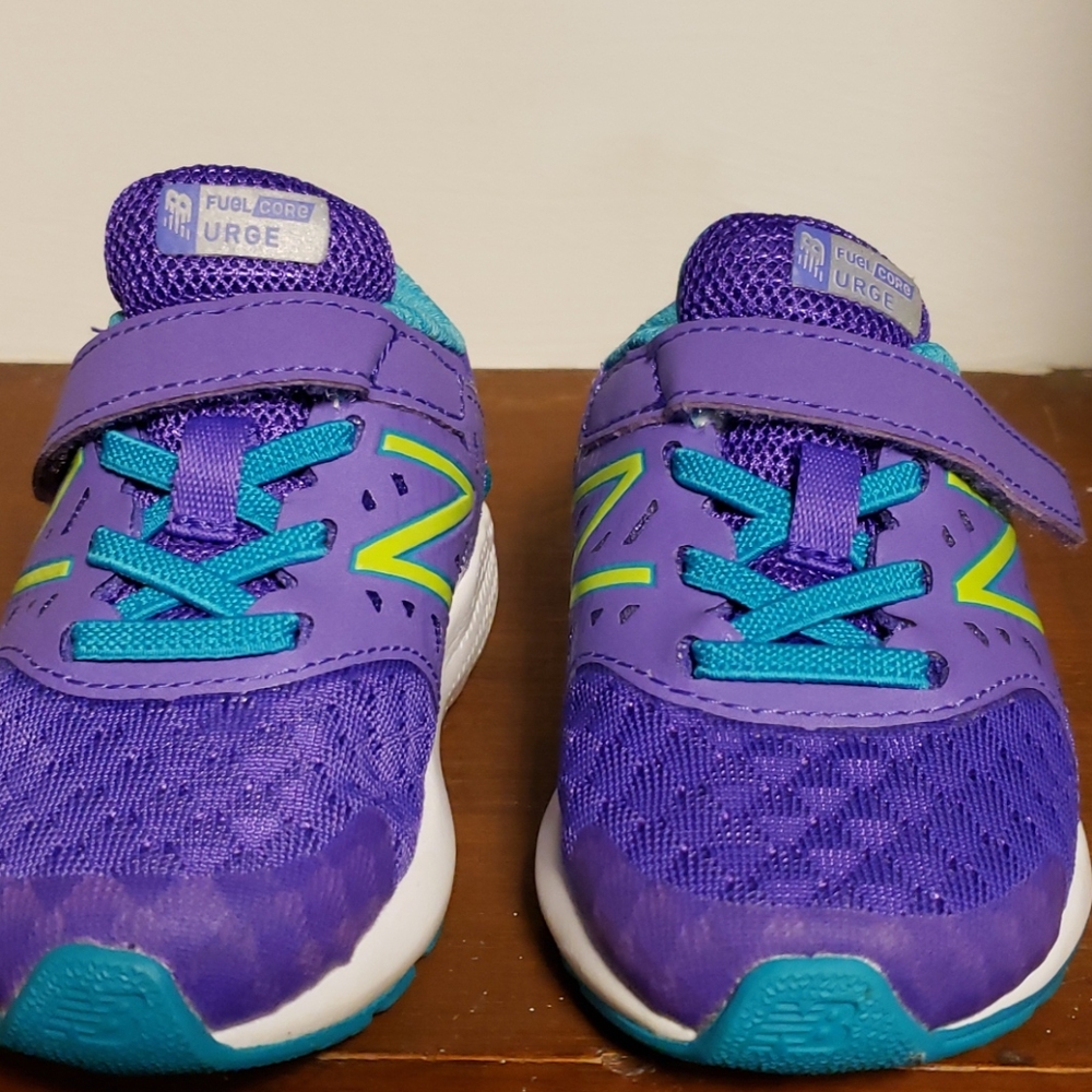 New balance toddler girl's 5.5 wide